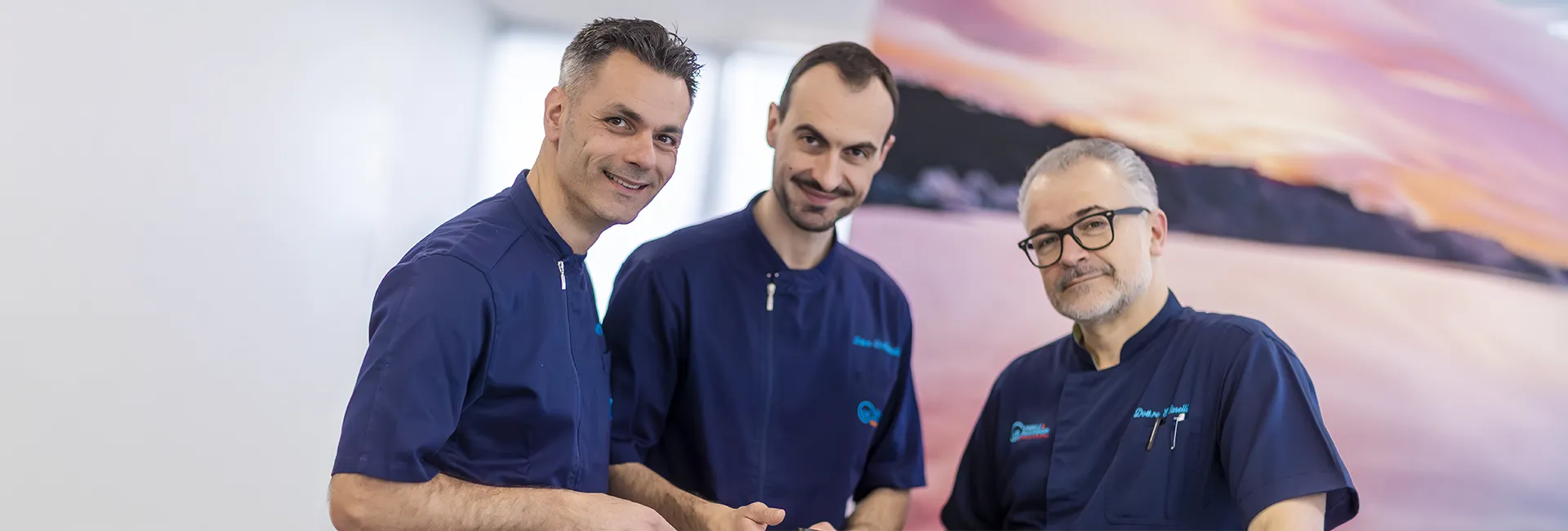i dottori Caselli, Giuliodori e Martinelli nel loro studio dentistico
